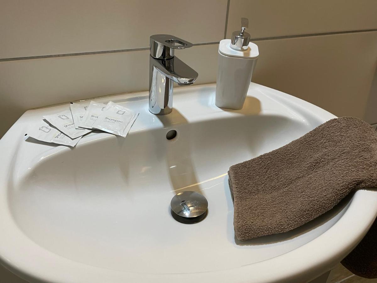 Hotel Kolossos Duesseldorf - Neuss Buitenkant foto